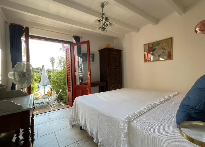 San Ciprianu-lecci House, Seaside, 2